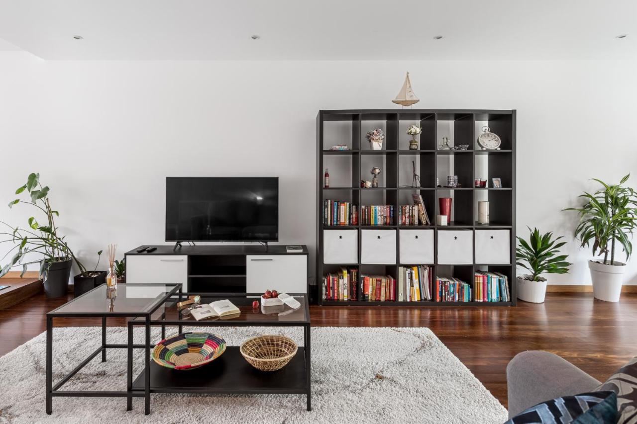 Apartamento Joivy Sleek House Balcony & 2 Terraces In Porto Maía Exterior foto