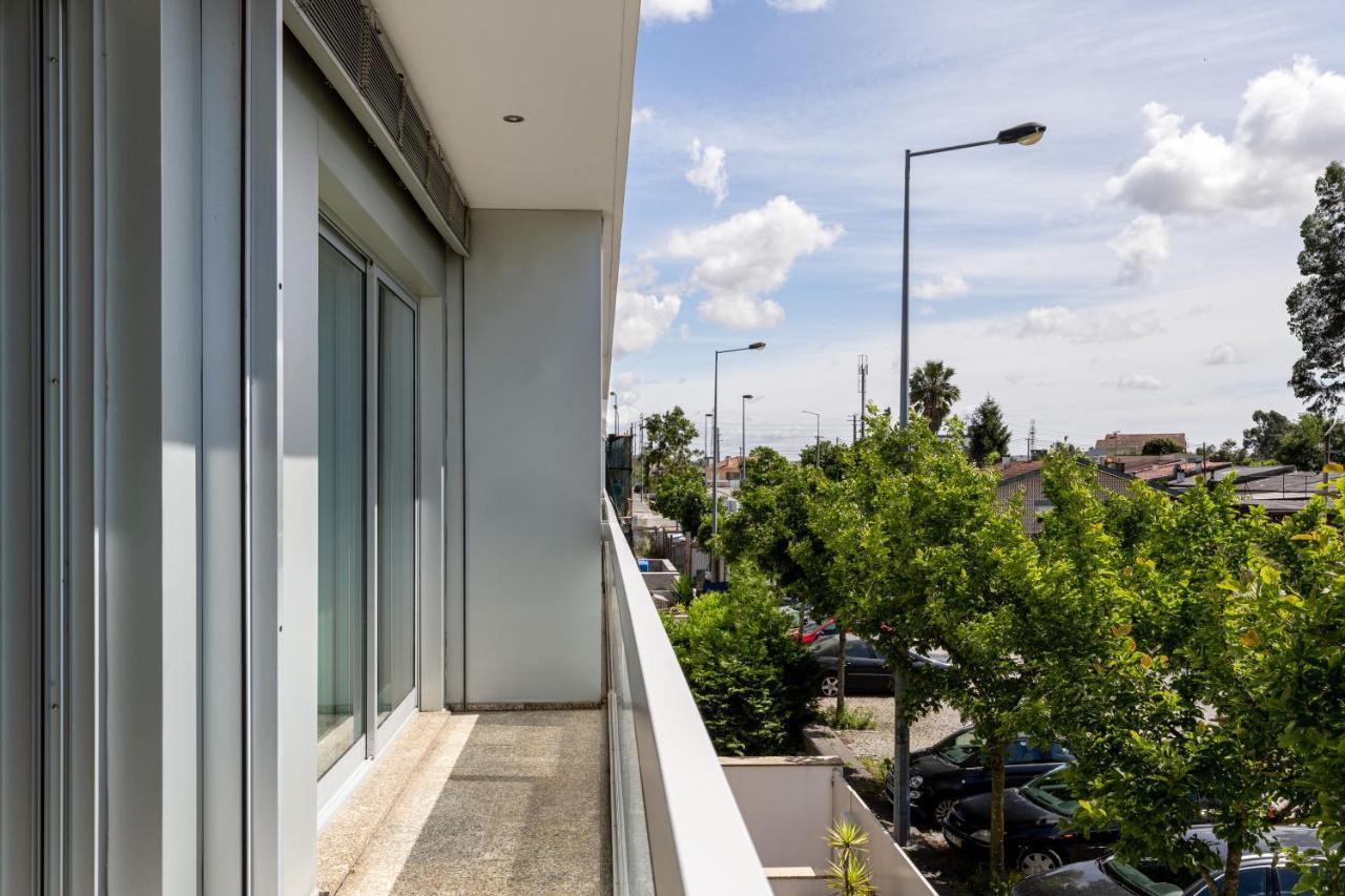 Apartamento Joivy Sleek House Balcony & 2 Terraces In Porto Maía Exterior foto