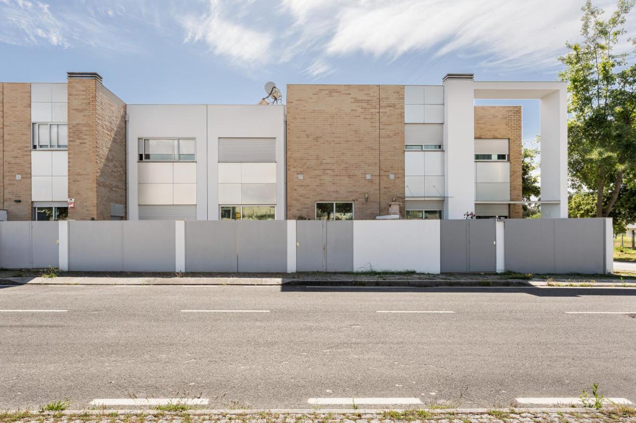Apartamento Joivy Sleek House Balcony & 2 Terraces In Porto Maía Exterior foto